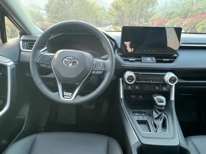 2024 RAV4 2.0L CVT 2WD Fashion Plus Edition — миниатюра 18