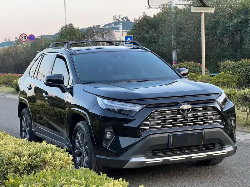 2024 RAV4 2.0L CVT 2WD Fashion Plus Edition — миниатюра 3