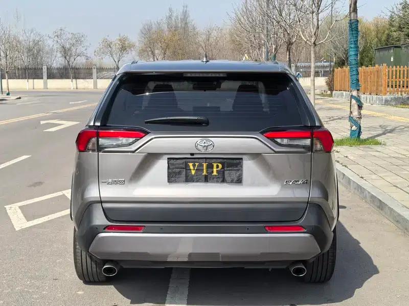 2022 RAV4 2.0L CVT 2WD Fashion Plus Edition — миниатюра 4