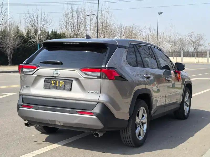 2022 RAV4 2.0L CVT 2WD Fashion Plus Edition — миниатюра 5