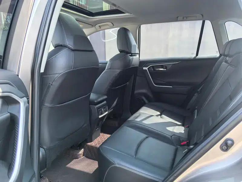 2022 RAV4 2.0L CVT 2WD Fashion Plus Edition — миниатюра 9