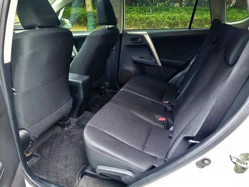 2015 RAV4 2.0L CVT 2WD Fashion Edition — миниатюра 12