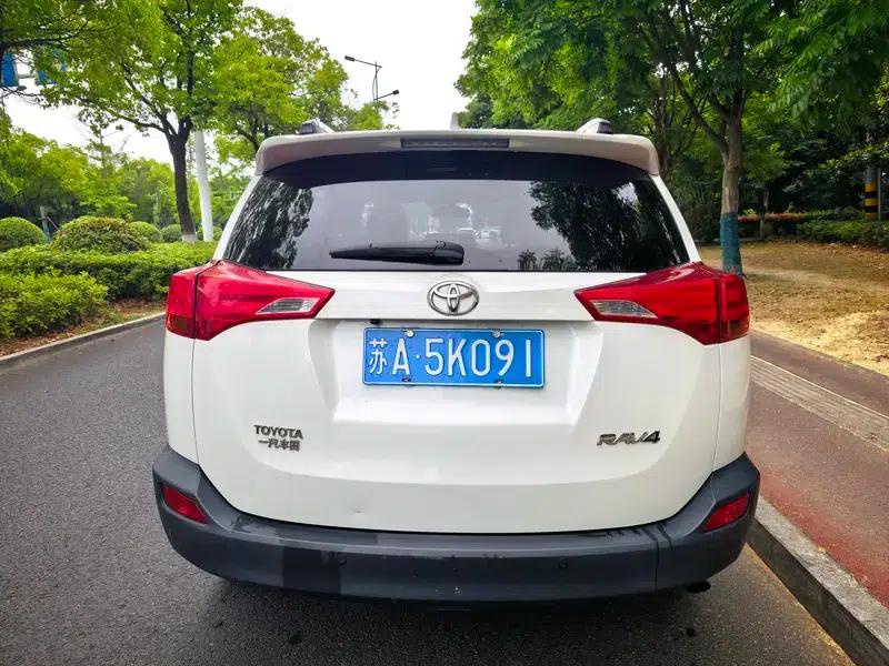 2015 RAV4 2.0L CVT 2WD Fashion Edition — миниатюра 5