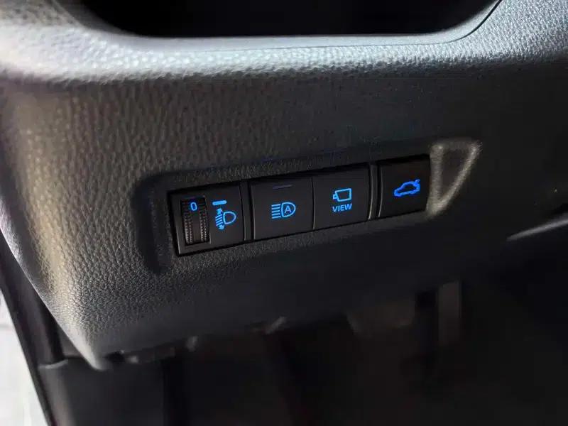 2022 Toyota RAV4 2.0L CVT 4WD Premium Edition — миниатюра 16