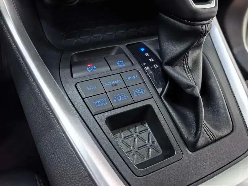 2022 Toyota RAV4 2.0L CVT 4WD Premium Edition — миниатюра 17
