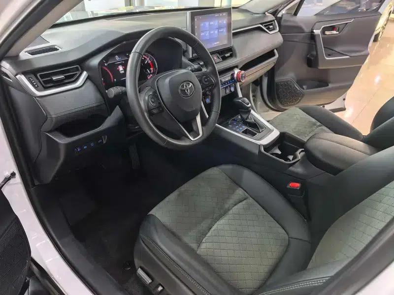 2022 Toyota RAV4 2.0L CVT 4WD Premium Edition — миниатюра 18