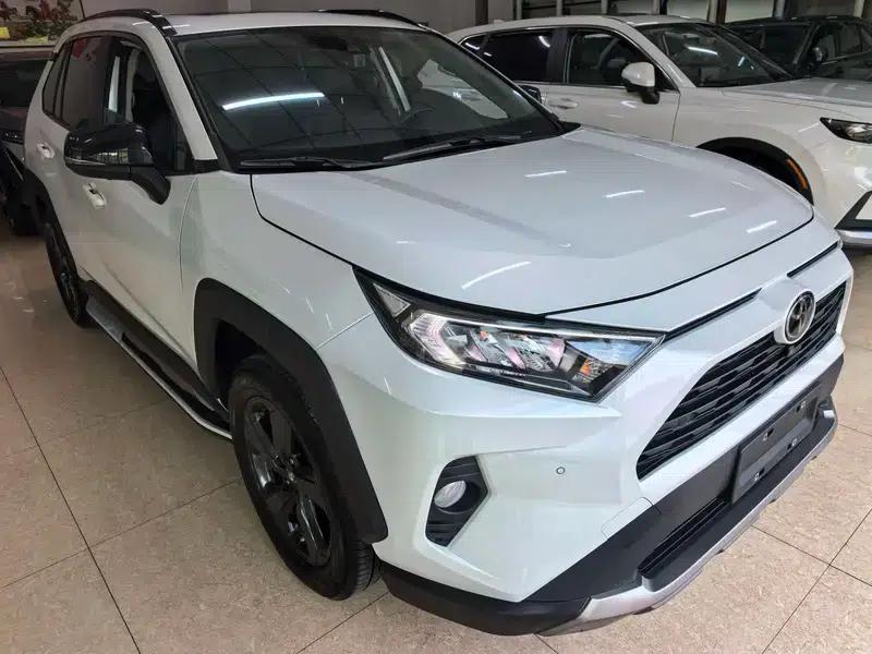 2022 Toyota RAV4 2.0L CVT 4WD Premium Edition — миниатюра 3