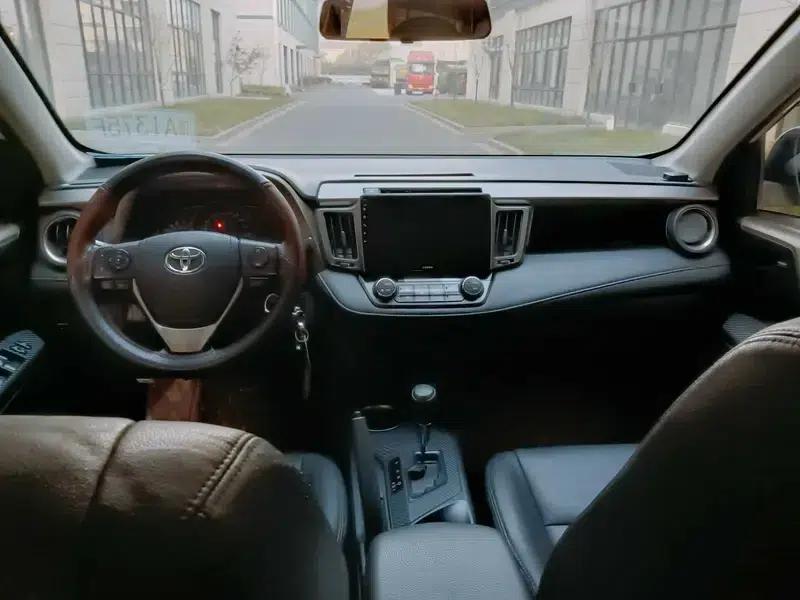 2015 RAV4 2.0L CVT 2WD Fashion Edition — миниатюра 6