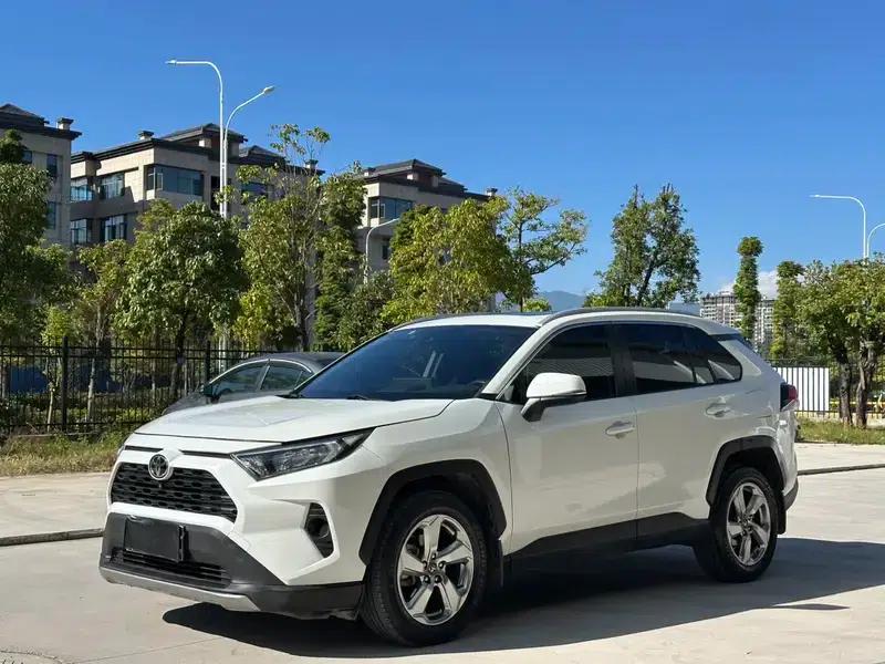 RAV4 2020 2.0L CVT 4WD Fashion Edition — миниатюра 1