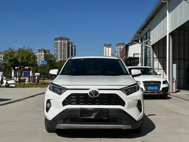 RAV4 2020 2.0L CVT 4WD Fashion Edition — миниатюра 2