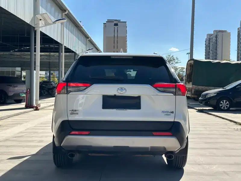 RAV4 2020 2.0L CVT 4WD Fashion Edition — миниатюра 5