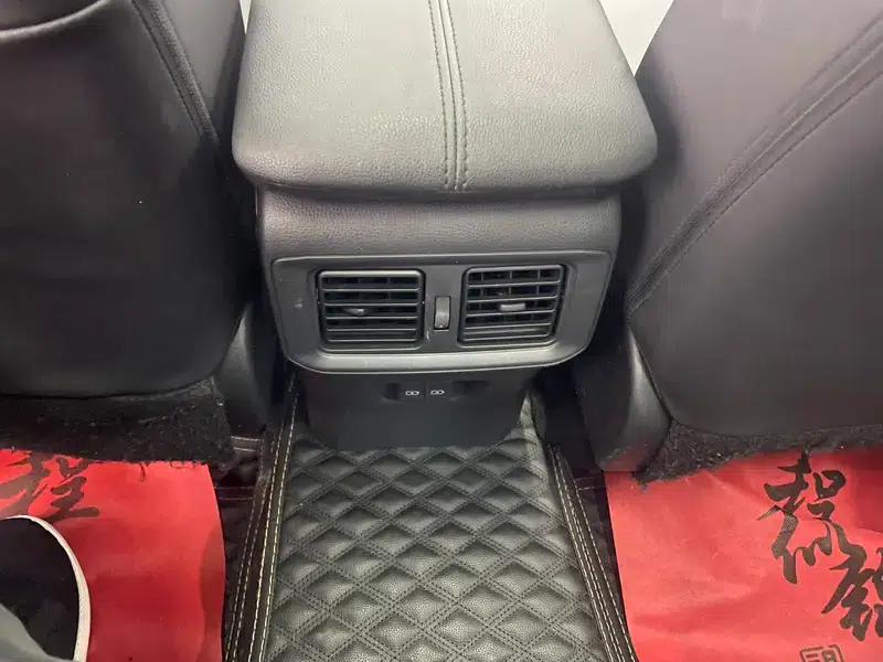 2022 Toyota RAV4 2.0L CVT 4WD Premium Edition — миниатюра 12