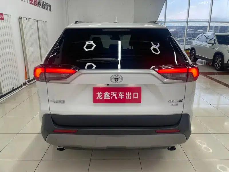 2022 Toyota RAV4 2.0L CVT 4WD Premium Edition — миниатюра 5