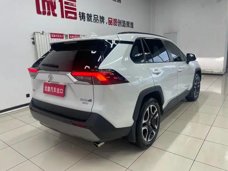 2022 Toyota RAV4 2.0L CVT 4WD Premium Edition — миниатюра 6