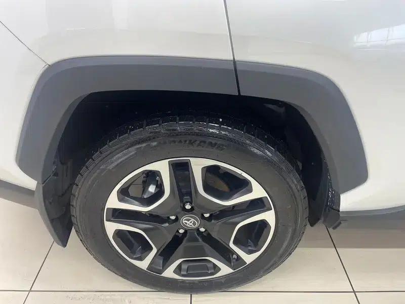 2022 Toyota RAV4 2.0L CVT 4WD Premium Edition — миниатюра 8