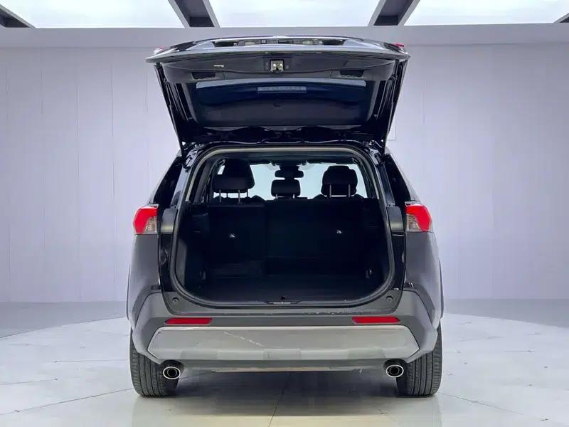 2022 Toyota RAV4 2.0L CVT 2WD Fashion Edition — миниатюра 12