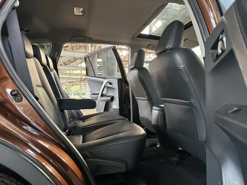 2015 RAV4 2.0L CVT 4WD Elite Edition — миниатюра 11