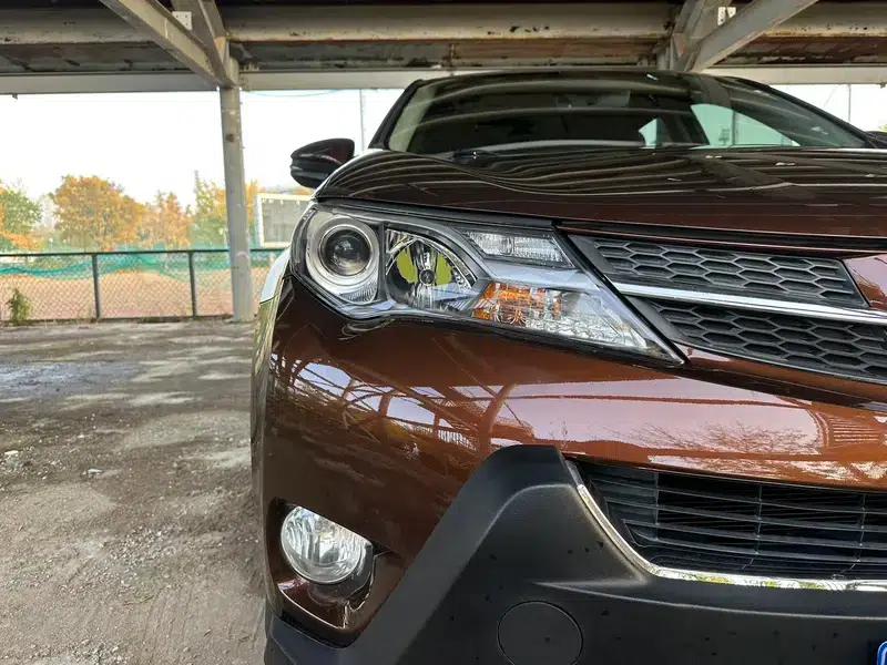 2015 RAV4 2.0L CVT 4WD Elite Edition — миниатюра 15