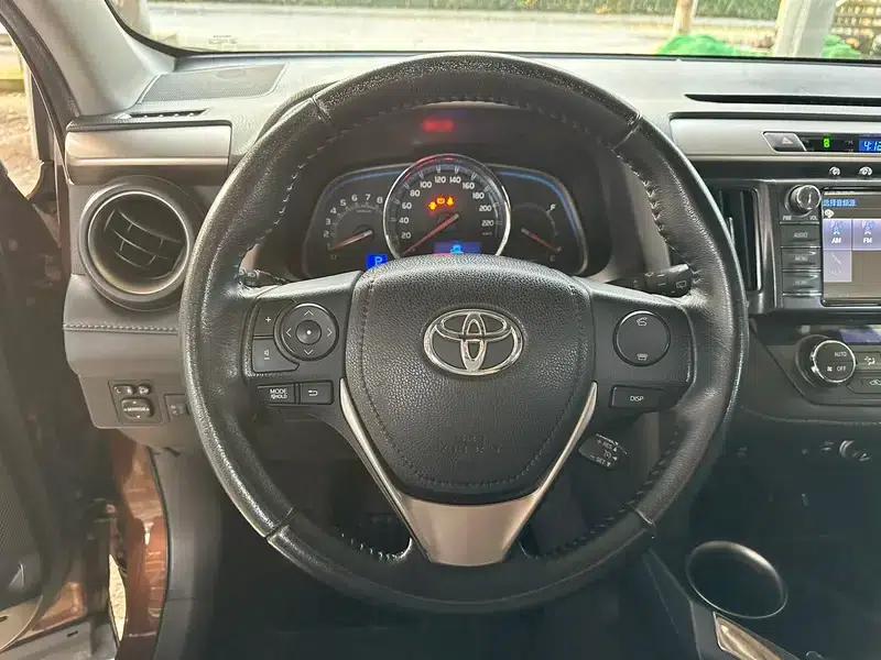 2015 RAV4 2.0L CVT 4WD Elite Edition — миниатюра 20