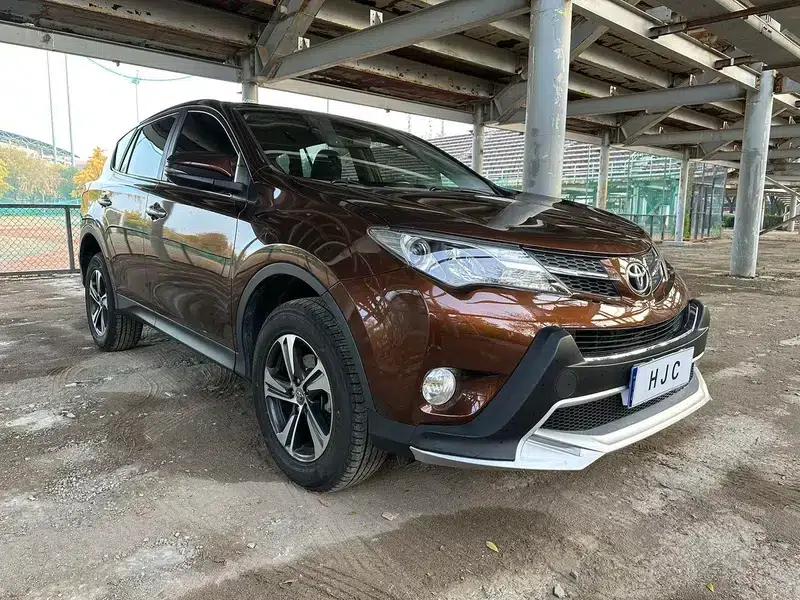 2015 RAV4 2.0L CVT 4WD Elite Edition — миниатюра 3