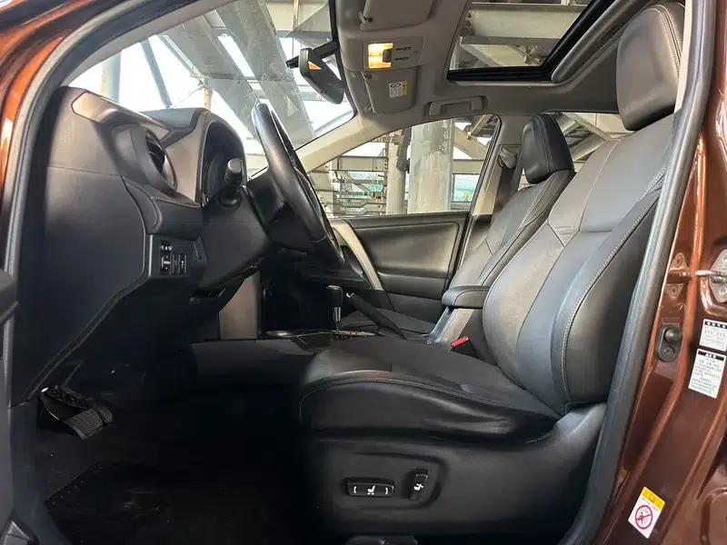 2015 RAV4 2.0L CVT 4WD Elite Edition — миниатюра 25