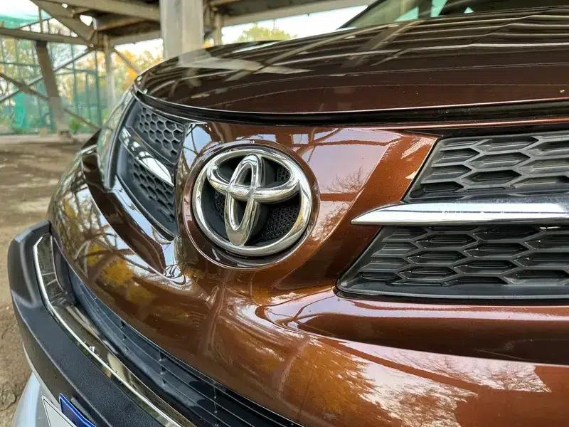 2015 RAV4 2.0L CVT 4WD Elite Edition — миниатюра 10
