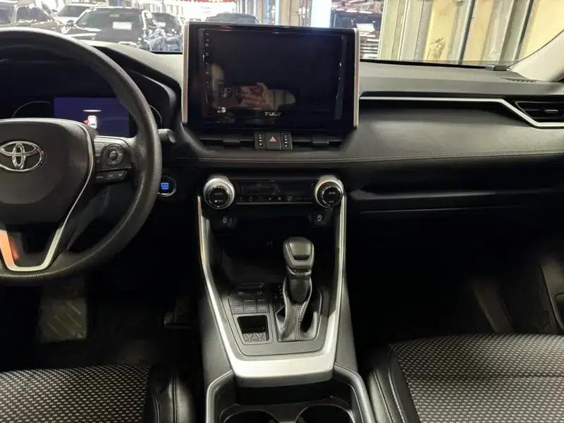 RAV4 2020 2.0L CVT 4WD Fashion Edition — миниатюра 13