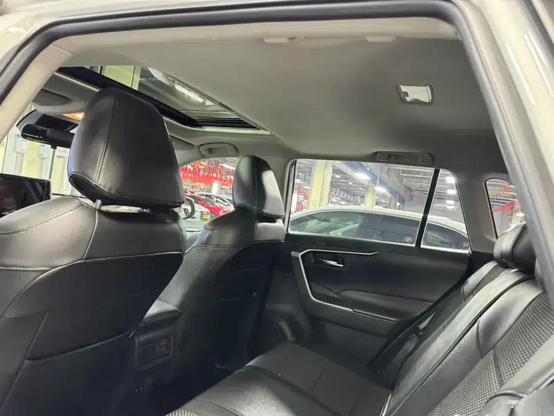 RAV4 2020 2.0L CVT 4WD Fashion Edition — миниатюра 21