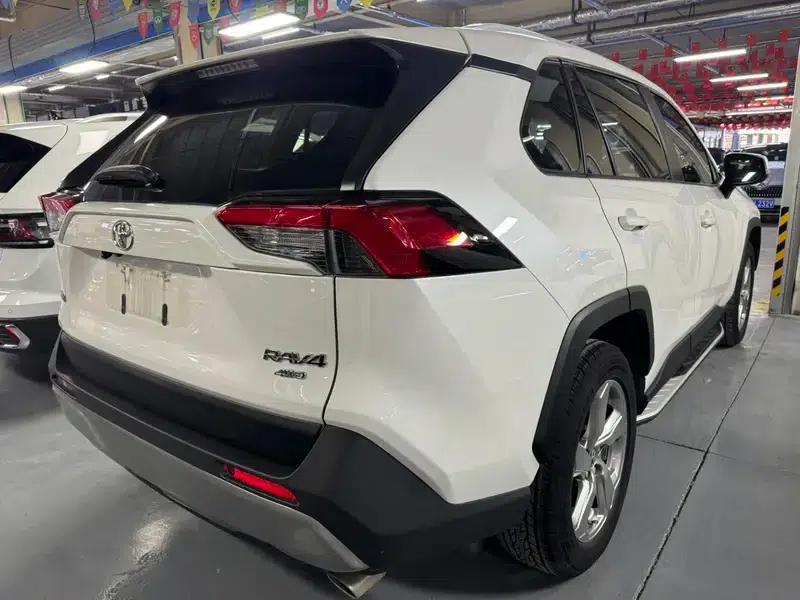 RAV4 2020 2.0L CVT 4WD Fashion Edition — миниатюра 6