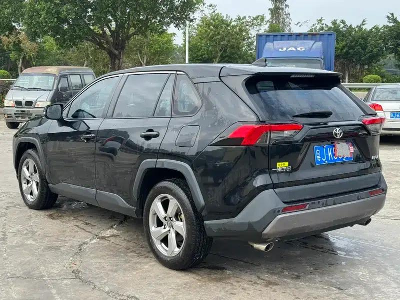 2022 Toyota RAV4 2.0L CVT 2WD Fashion Edition — миниатюра 4