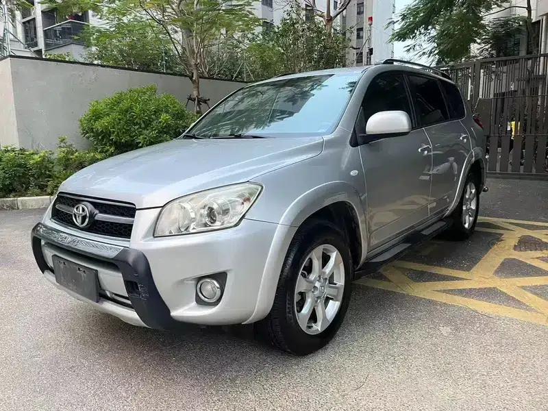 2011 RAV4 2.4L Automatic 4WD Premium Edition — миниатюра 1