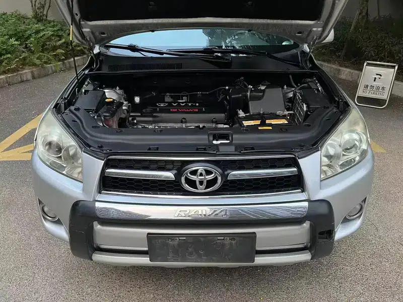 2011 RAV4 2.4L Automatic 4WD Premium Edition — миниатюра 6