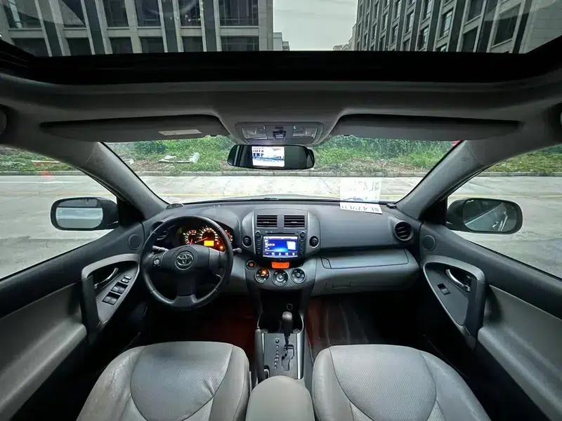 2011 RAV4 2.4L Automatic 4WD Premium Edition — миниатюра 7
