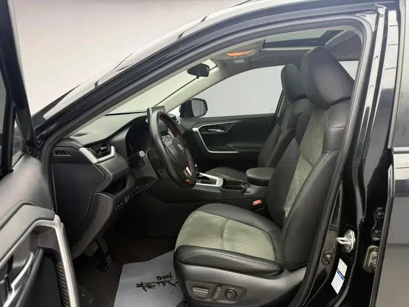 2022 RAV4 2.0L CVT 4WD Fashion Plus Edition — миниатюра 18