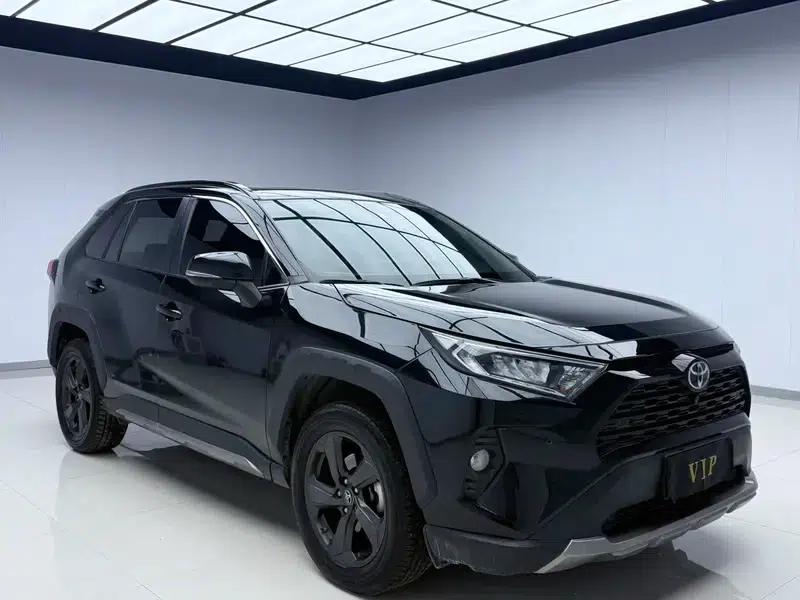 2022 RAV4 2.0L CVT 4WD Fashion Plus Edition — миниатюра 3