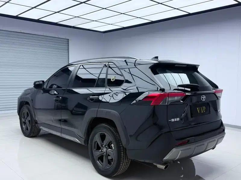 2022 RAV4 2.0L CVT 4WD Fashion Plus Edition — миниатюра 4