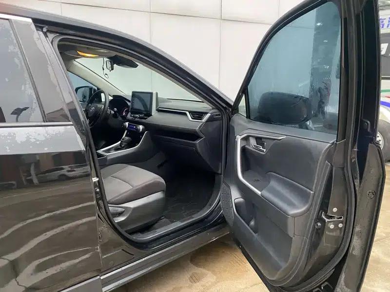 RAV4 2020 2.0L CVT 2WD Fashion Edition — миниатюра 15