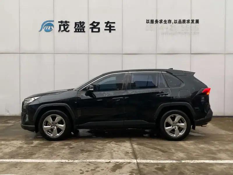 RAV4 2020 2.0L CVT 2WD Fashion Edition — миниатюра 3