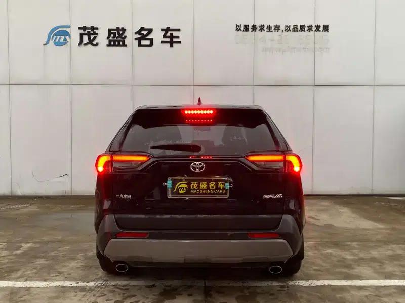 RAV4 2020 2.0L CVT 2WD Fashion Edition — миниатюра 4