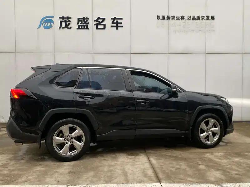 RAV4 2020 2.0L CVT 2WD Fashion Edition — миниатюра 5