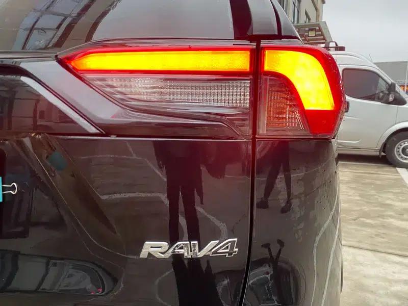 RAV4 2020 2.0L CVT 2WD Fashion Edition — миниатюра 7