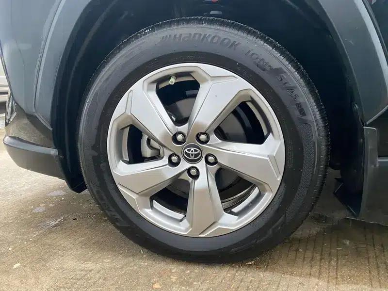 RAV4 2020 2.0L CVT 2WD Fashion Edition — миниатюра 8