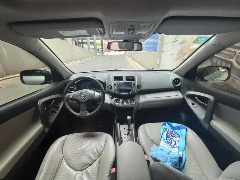 2011 RAV4 2.4L Automatic 4WD Luxury Edition — миниатюра 7
