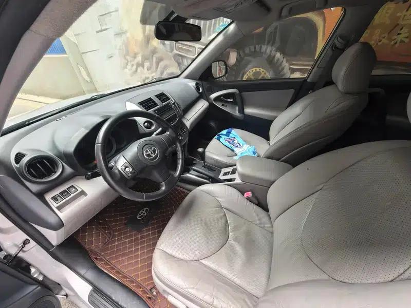 2011 RAV4 2.4L Automatic 4WD Luxury Edition — миниатюра 8