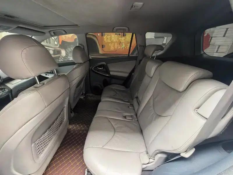 2011 RAV4 2.4L Automatic 4WD Luxury Edition — миниатюра 9