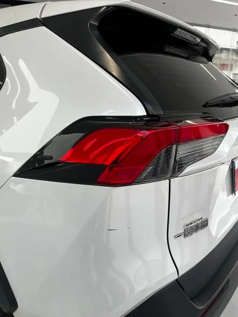 2023 RAV4 2.0L CVT 2WD Urban Edition — миниатюра 12