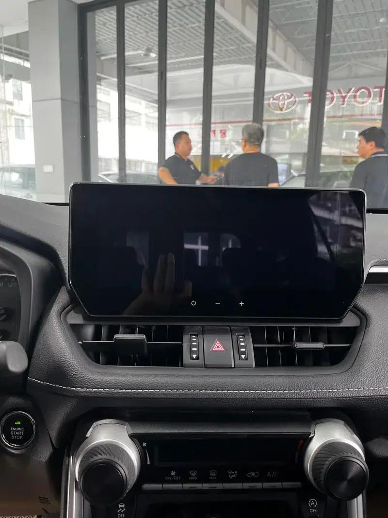 2023 RAV4 2.0L CVT 2WD Urban Edition — миниатюра 13