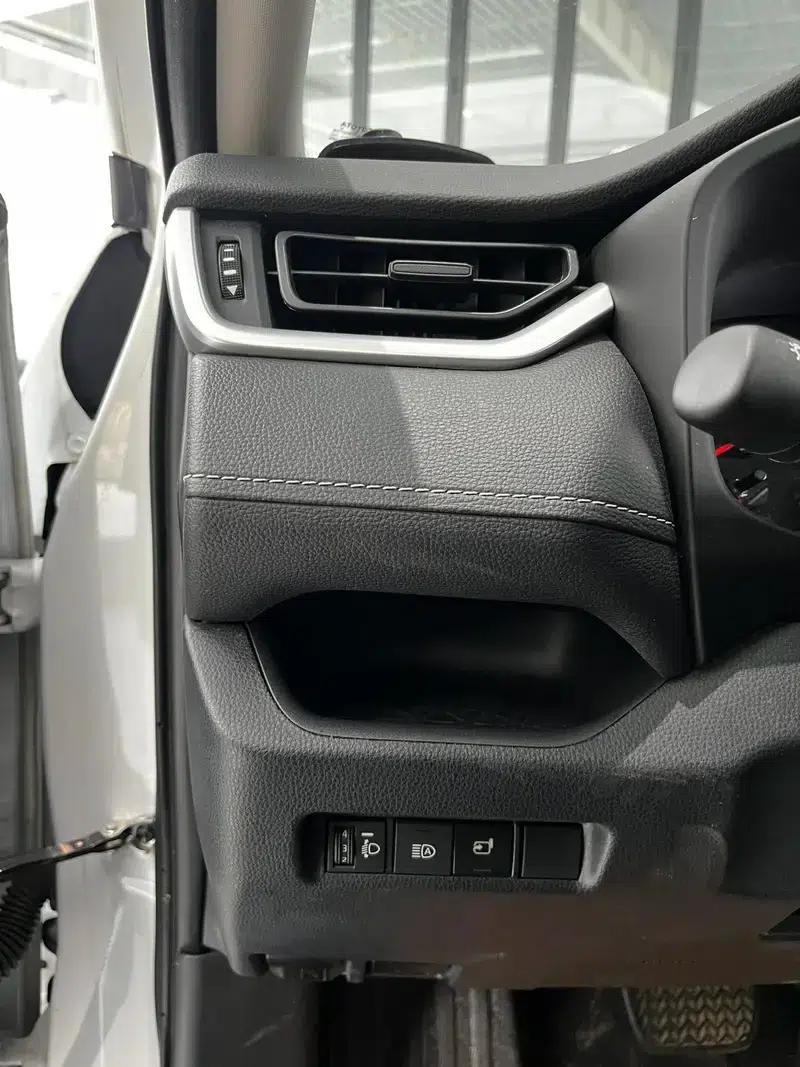 2023 RAV4 2.0L CVT 2WD Urban Edition — миниатюра 22