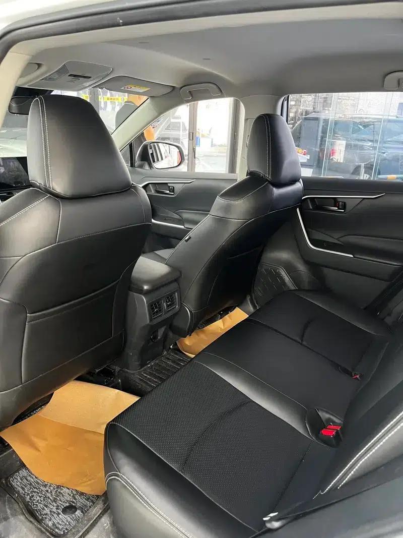 2023 RAV4 2.0L CVT 2WD Urban Edition — миниатюра 24