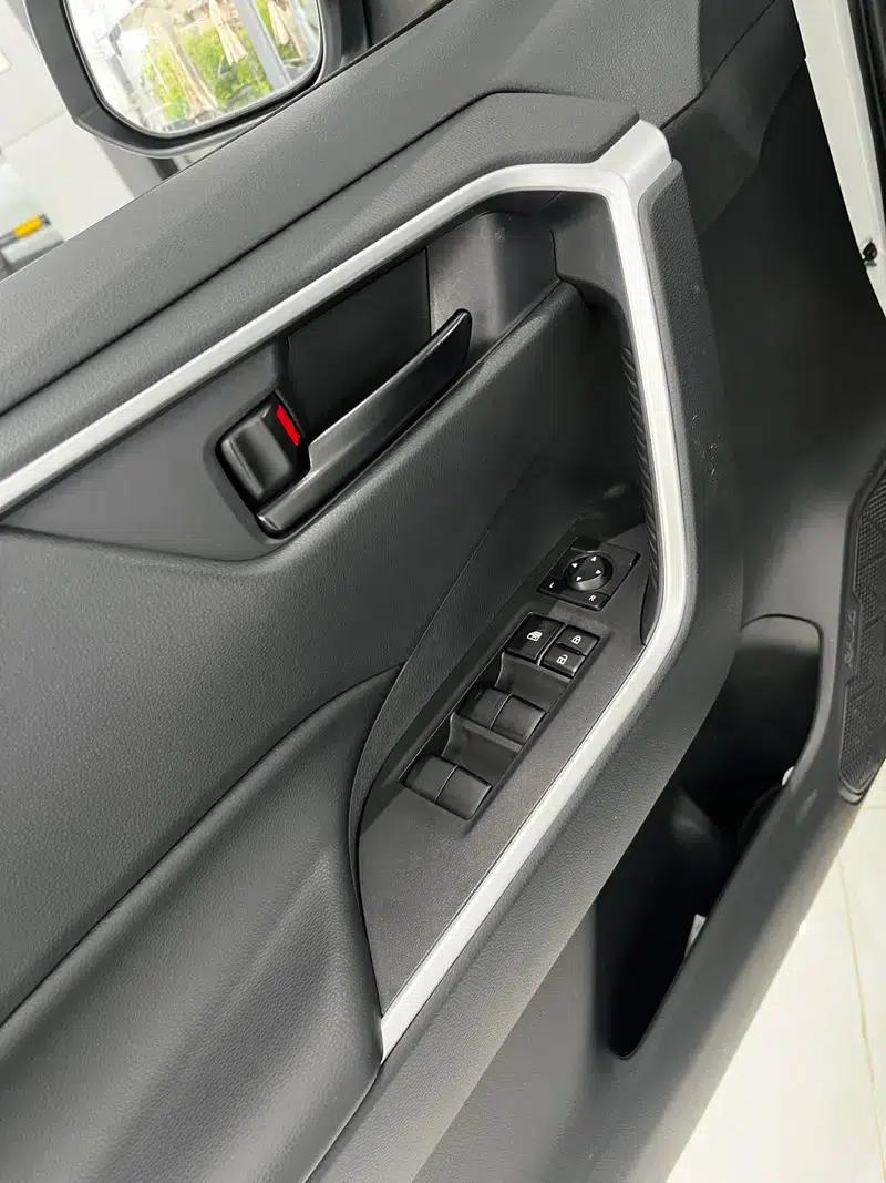 2023 RAV4 2.0L CVT 2WD Urban Edition — миниатюра 27